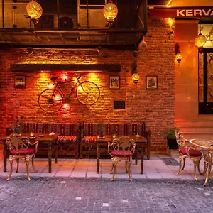 Kervanchi Aparthotel